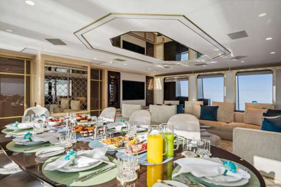 Image of BOMBAY yacht #4