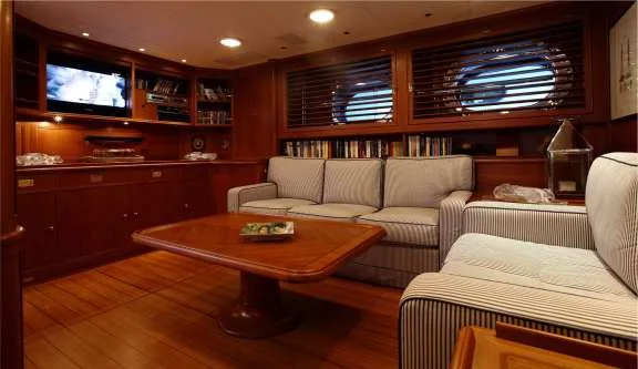 Image of HERITAGE M yacht #4