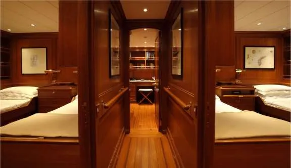 Image of HERITAGE M yacht #8