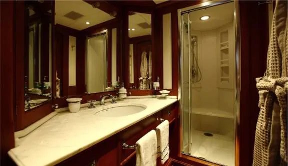 Image of HERITAGE M yacht #9