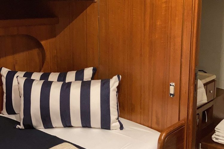 Guest cabin
