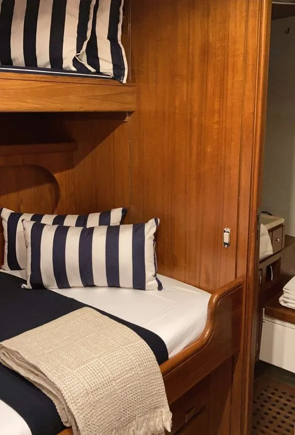 Guest cabin