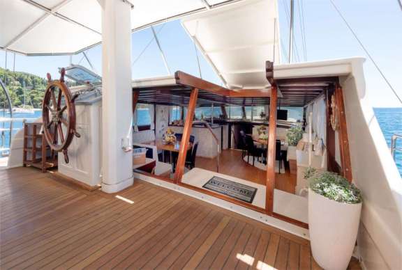 sunbathing area - gulet Nautilus