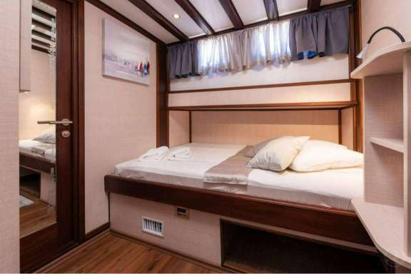 Image of NAUTILUS yacht #13