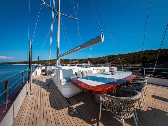 Image of Nocturno yacht #19