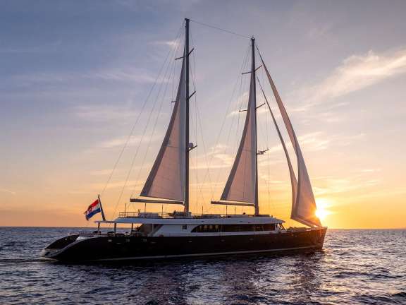 Image of Nocturno yacht #2