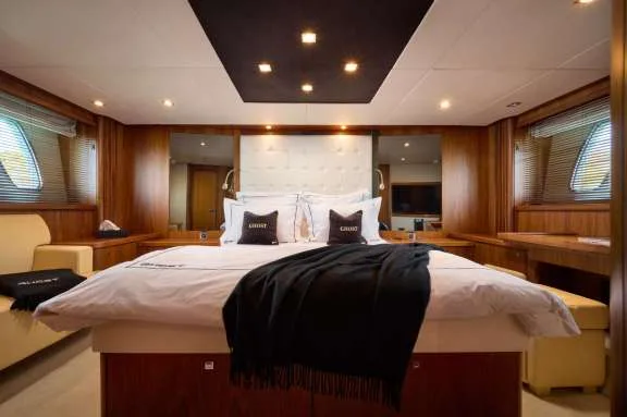 Image of Sunseeker Predator 72 Ghost yacht #7