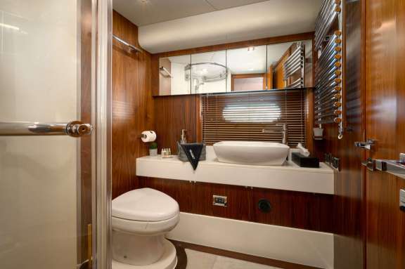 Image of Sunseeker Predator 72 Ghost yacht #9