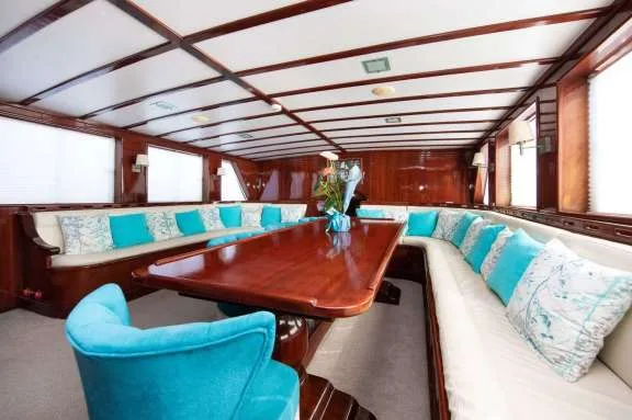 Image of Phoenix Bronze yacht #12