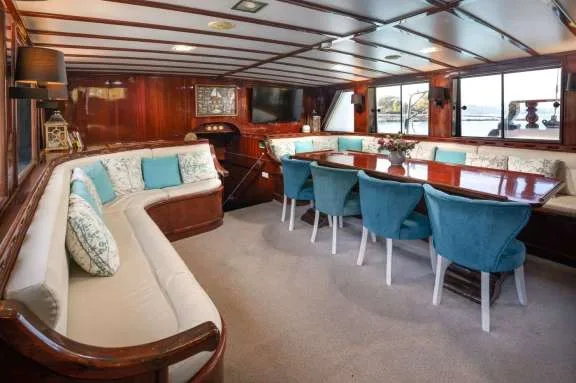Image of Phoenix Bronze yacht #13