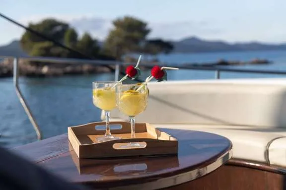Image of Phoenix Bronze yacht #7