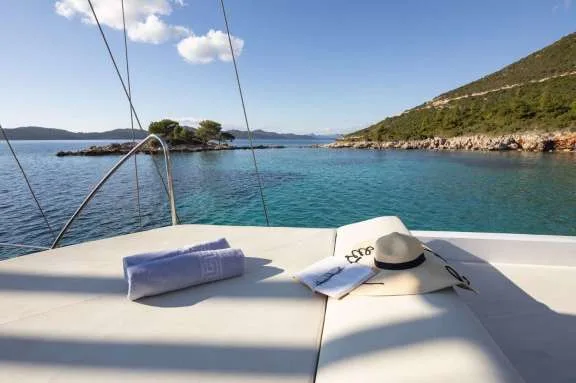 Image of Phoenix Bronze yacht #8