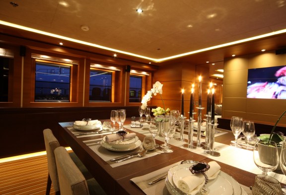 ZALIV III Dining Room