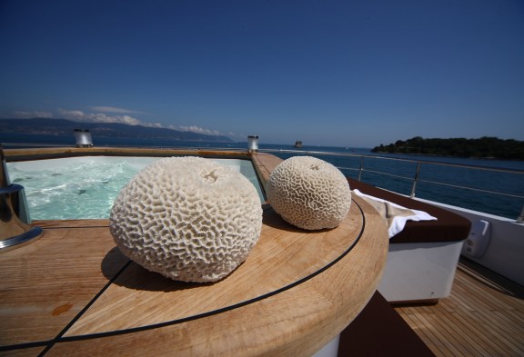 ZALIV III Jacuzzi