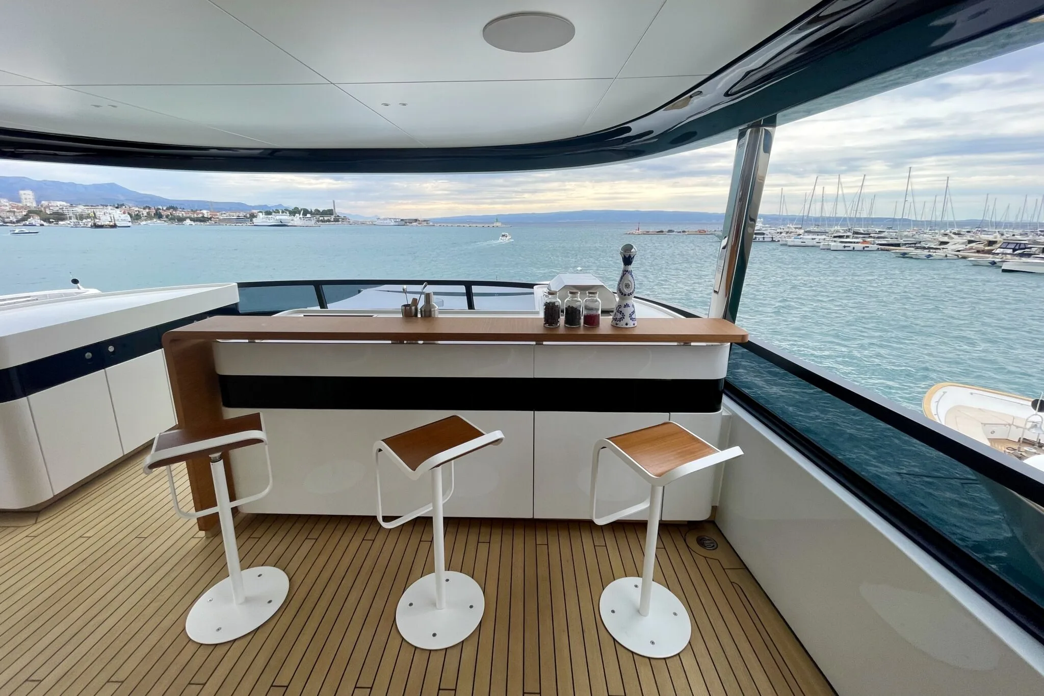 DAWO yacht detail image 3