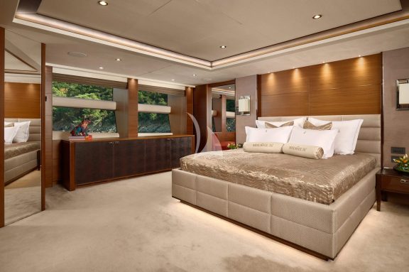 Master cabin side