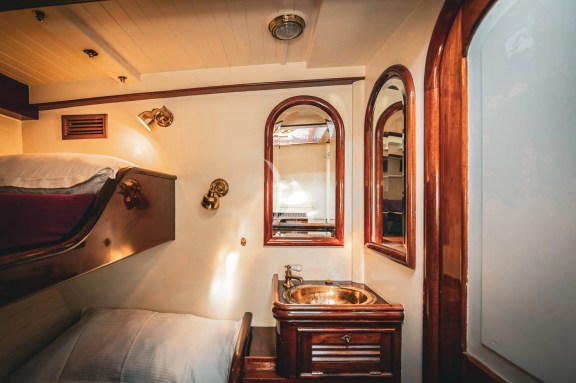 Image of WHITEFIN yacht #17