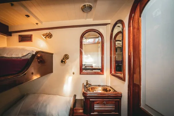 Image of WHITEFIN yacht #17