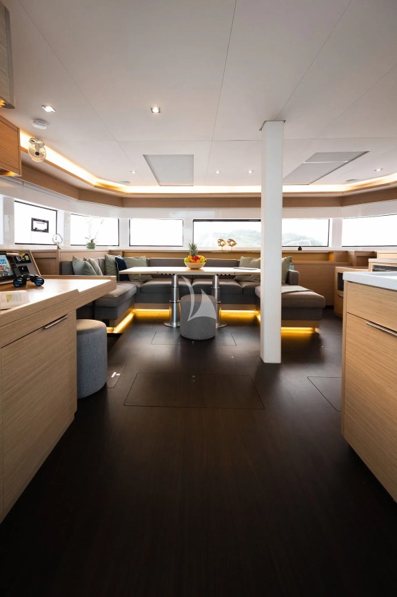 Image of LADY M yacht #10