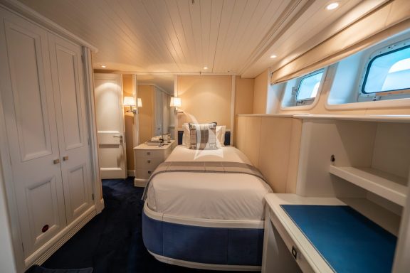 Single Cabin
