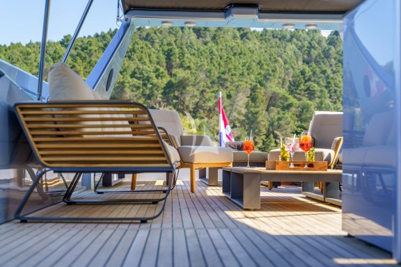 PHANTOM flybridge tranquility