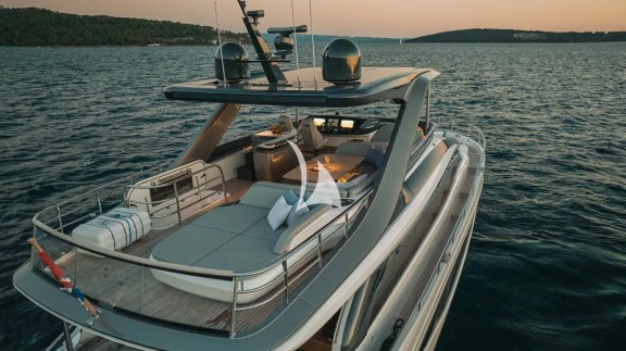 Image of ELIZABETH yacht #32