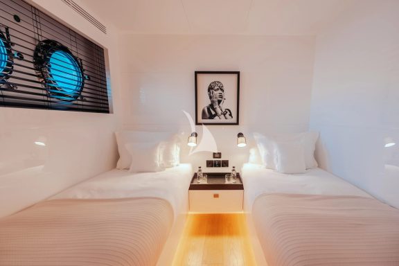 Carmen' Twin Cabin