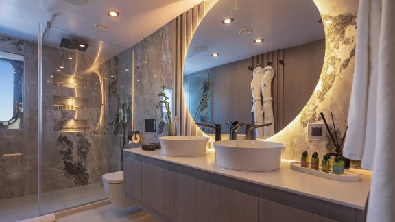 Master cabin bathroom