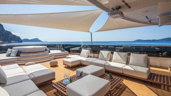 Image of BLACK SWAN yacht #19
