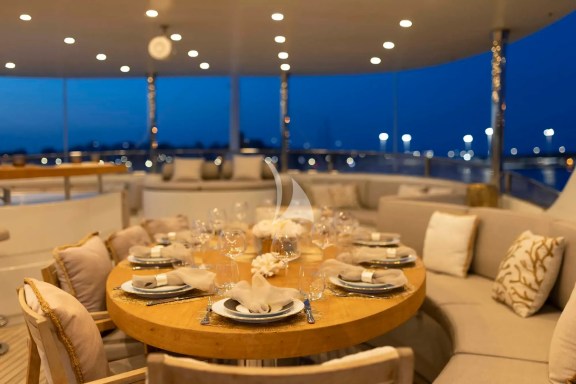 Sun Deck Dinning Table