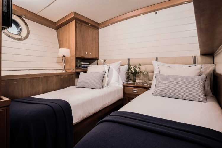 Twin cabin