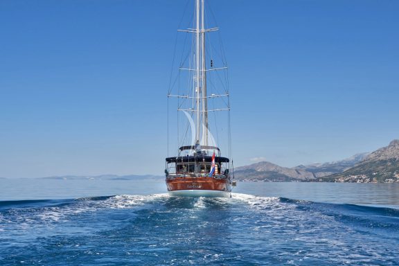 Image of LOTUS yacht #3