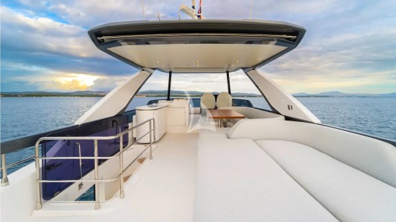 DONNA flybridge