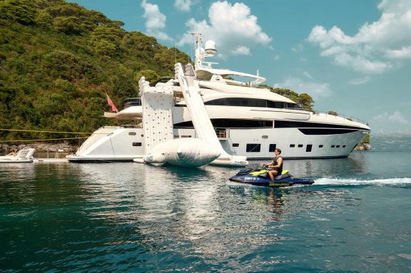 Image of MIRAGE IV yacht #23