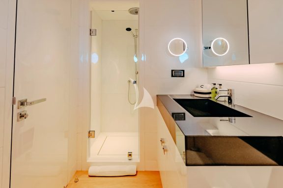 Carmen's Double Cabin