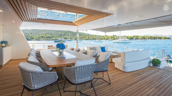aft lounge