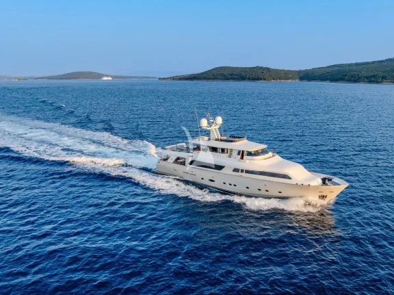 Image of KLOBUK yacht #2