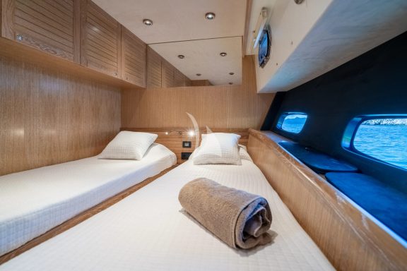 CLOUD 9 Twin cabin