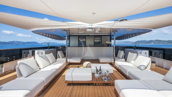 Image of BLACK SWAN yacht #15