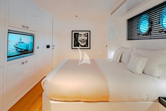 Carmen's Double cabin
