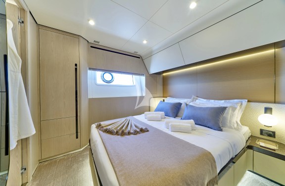Double cabin