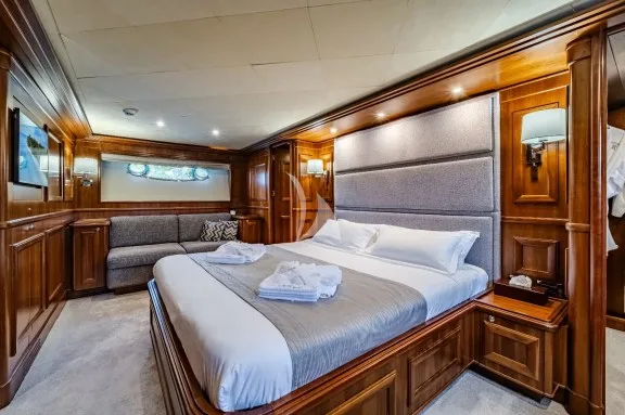 VIP cabin side view