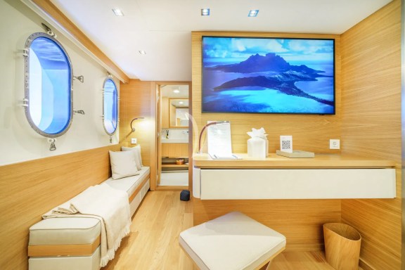 Double Cabin