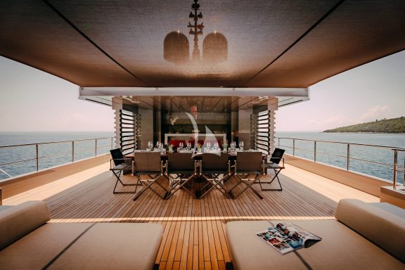 Carmen Exterior - Sky Lounge