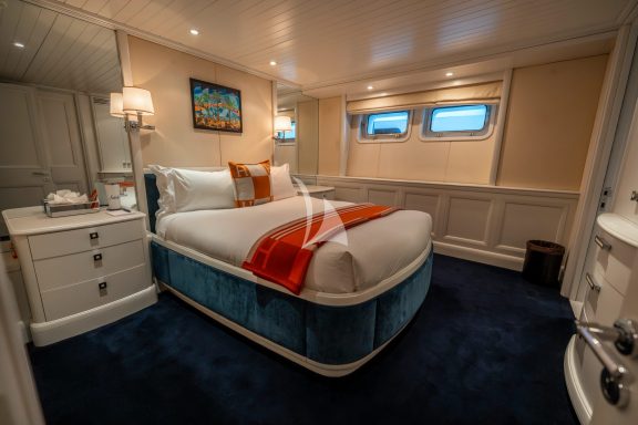 Double Cabin