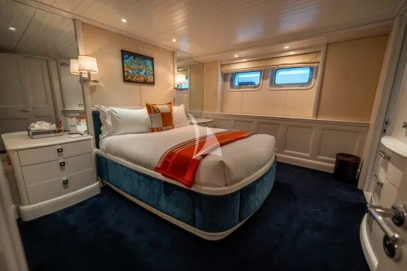 Double Cabin