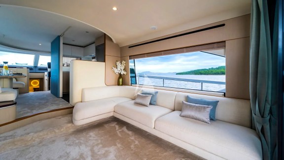 DONNA salon view from the aft