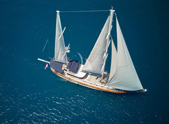 Image of LOTUS yacht #6