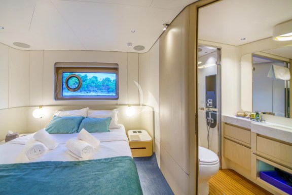 2x VIP cabins