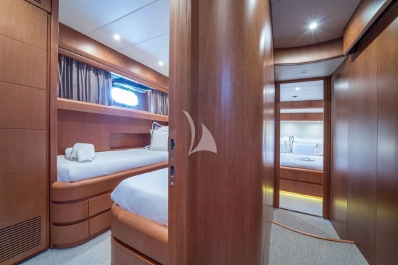 Image of JANTAR yacht #7